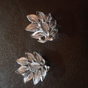 Vintage Clip On Earrings Leafs